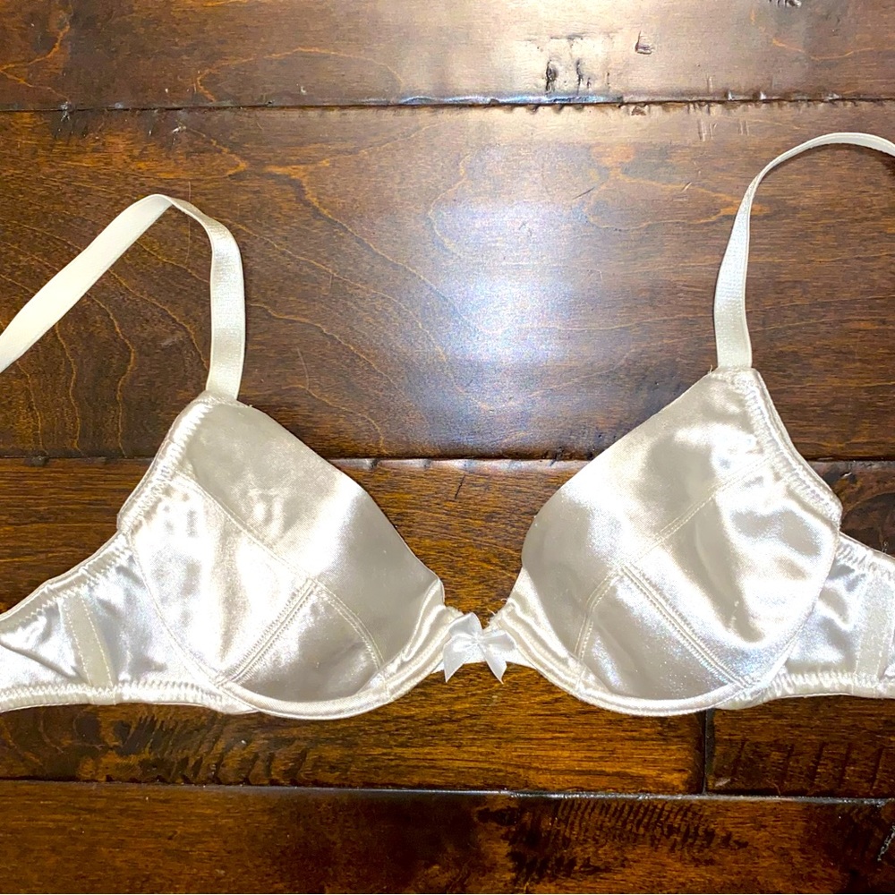 Triumph Satin Padded Underwire Bra 34A